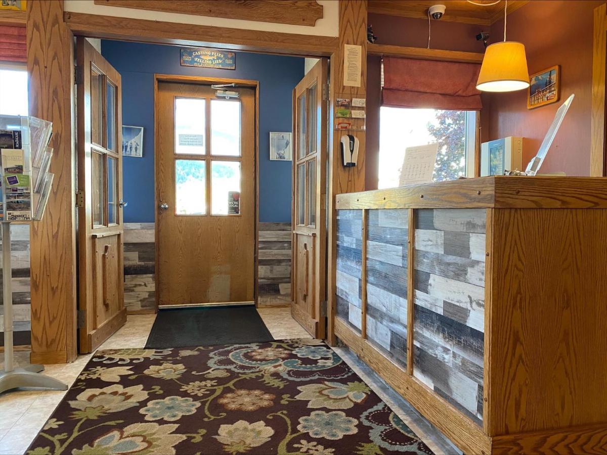 Stork Nest Inn Smithers Εξωτερικό φωτογραφία